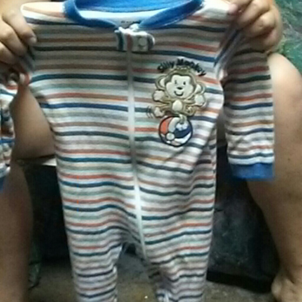 A ftse pajama sleeper for bed 3 to 6 months
